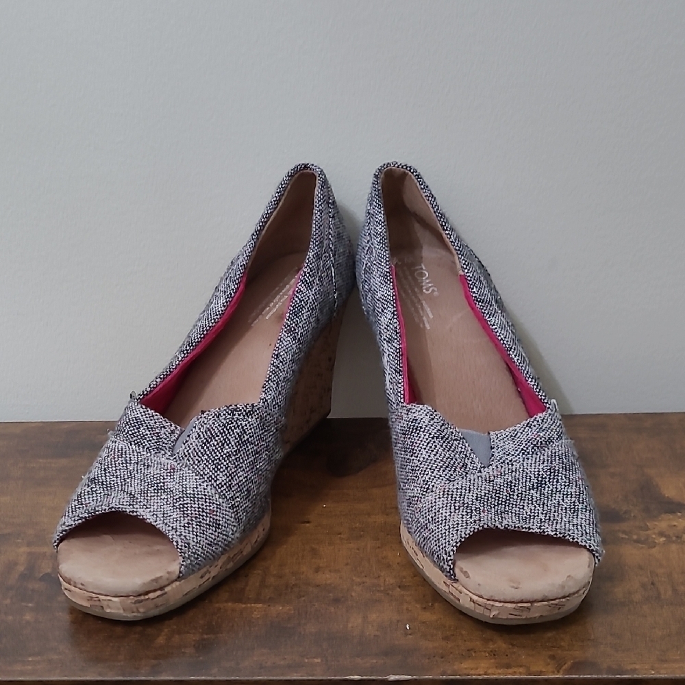 Toms Black & White Tweed with Colorful Specs Open Toe Wedges size 10